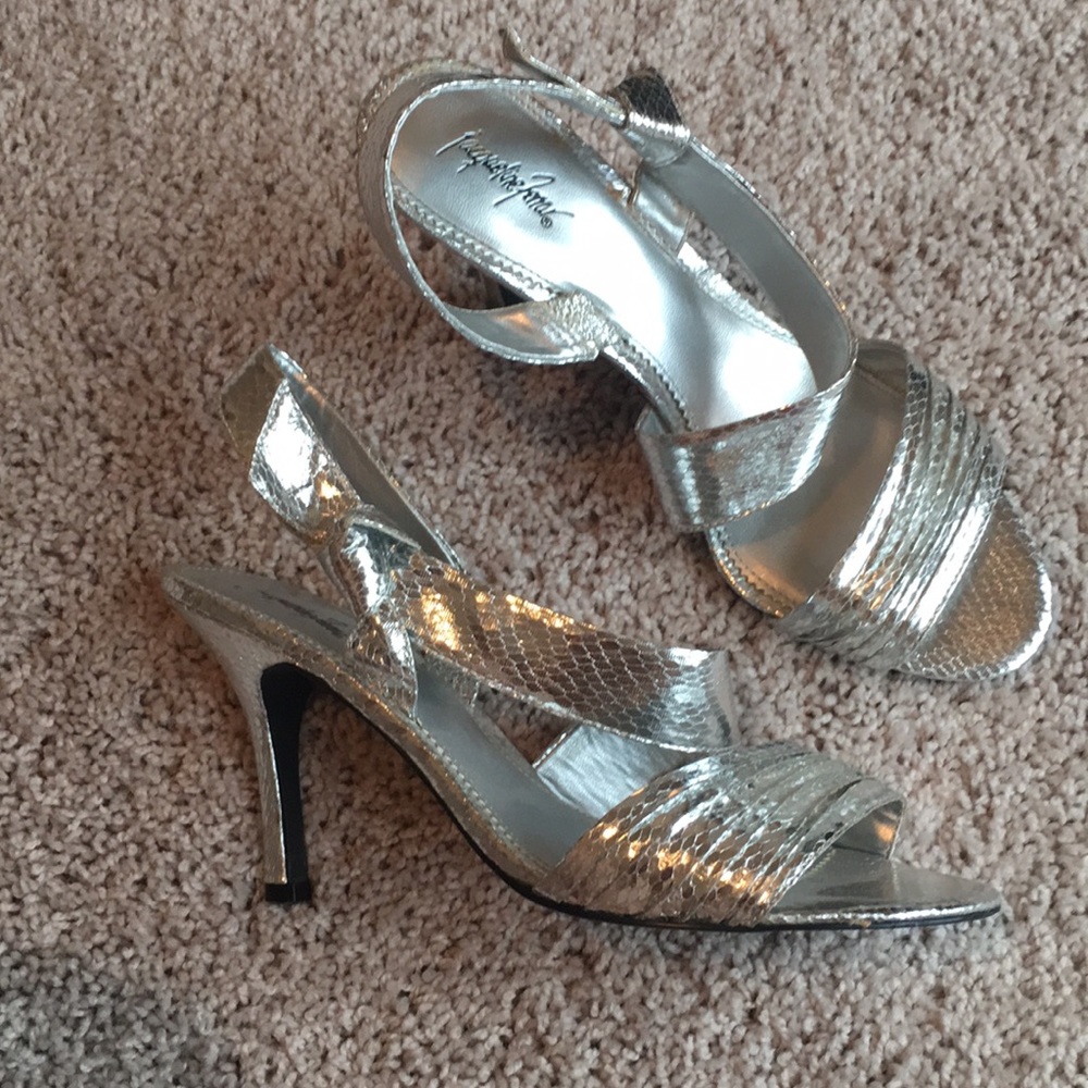 Sandals, 8.5